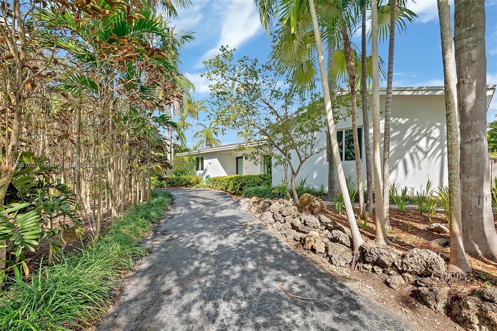 7511 SW 172nd St, Palmetto Bay, Florida 33157, 3 Bedrooms Bedrooms, ,2 BathroomsBathrooms,Residential,For Sale,7511 SW 172nd St,A11556700