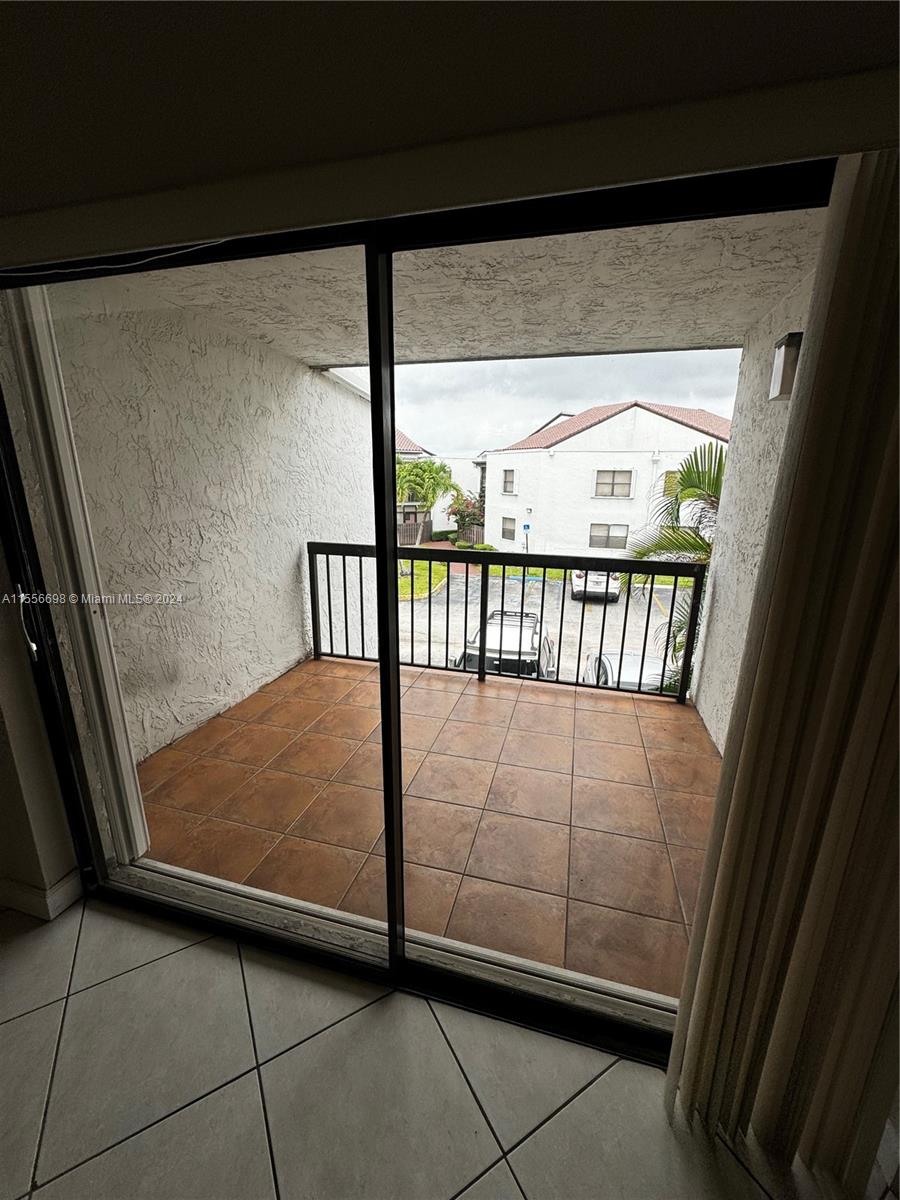9409 fontainebleau Blvd 203, Miami, Florida 33172, 2 Bedrooms Bedrooms, ,2 BathroomsBathrooms,Residentiallease,For Rent,9409 fontainebleau Blvd 203,A11556698