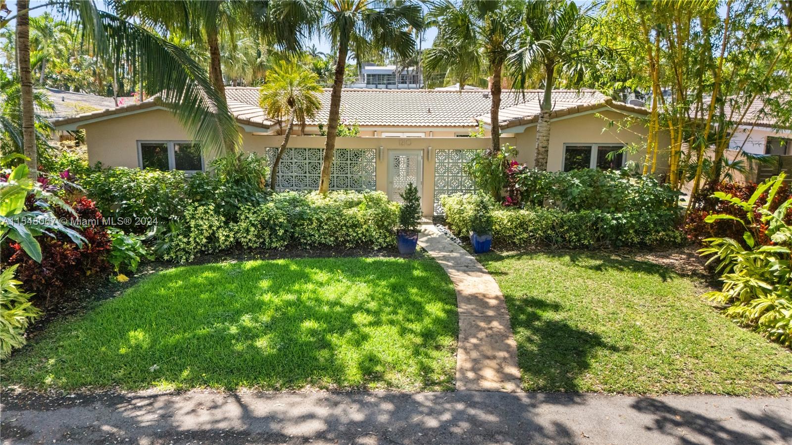 1210 NE 91st Ter, Miami Shores, Florida 33138, 3 Bedrooms Bedrooms, ,3 BathroomsBathrooms,Residential,For Sale,1210 NE 91st Ter,A11548067