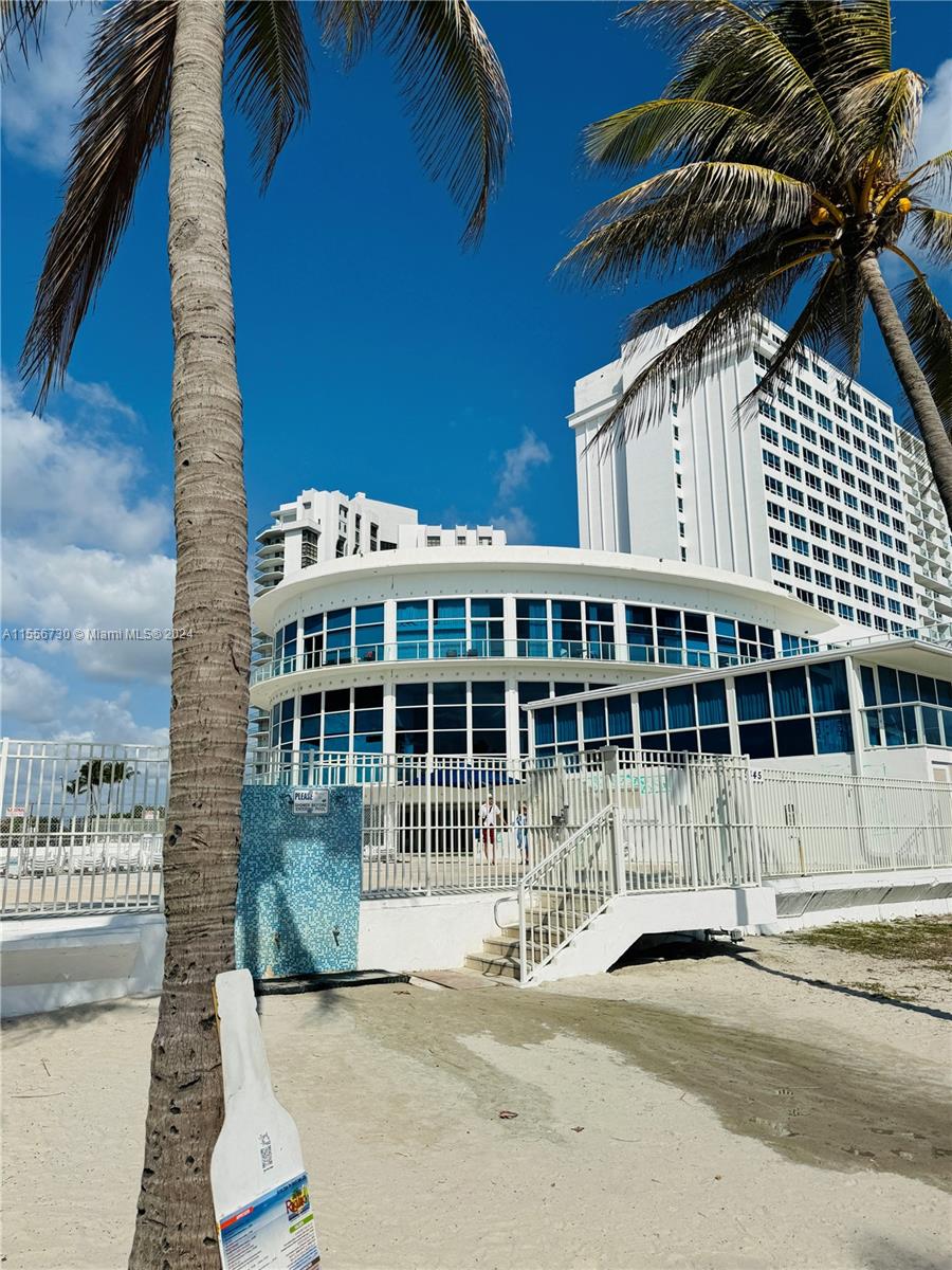 5445 Collins Ave 1520, Miami Beach, Florida 33140, ,1 BathroomBathrooms,Residential,For Sale,5445 Collins Ave 1520,A11556730