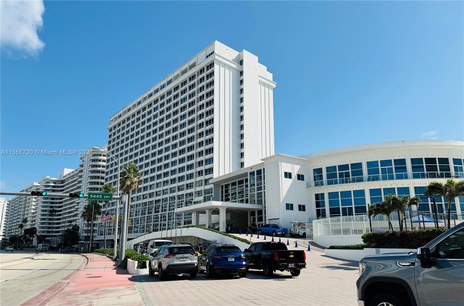5445 Collins Ave 1520, Miami Beach, Florida 33140, ,1 BathroomBathrooms,Residential,For Sale,5445 Collins Ave 1520,A11556730