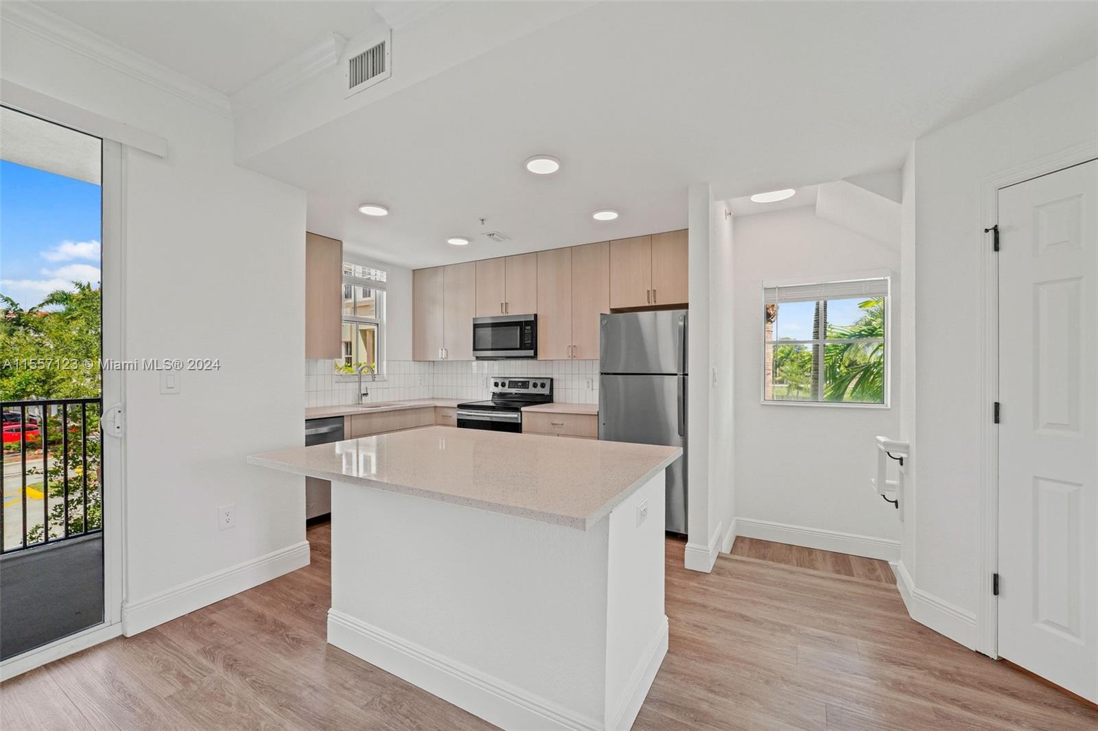 10170 SW 7th St 33-103, Pembroke Pines, Florida 33025, 2 Bedrooms Bedrooms, ,2 BathroomsBathrooms,Residentiallease,For Rent,10170 SW 7th St 33-103,A11557123