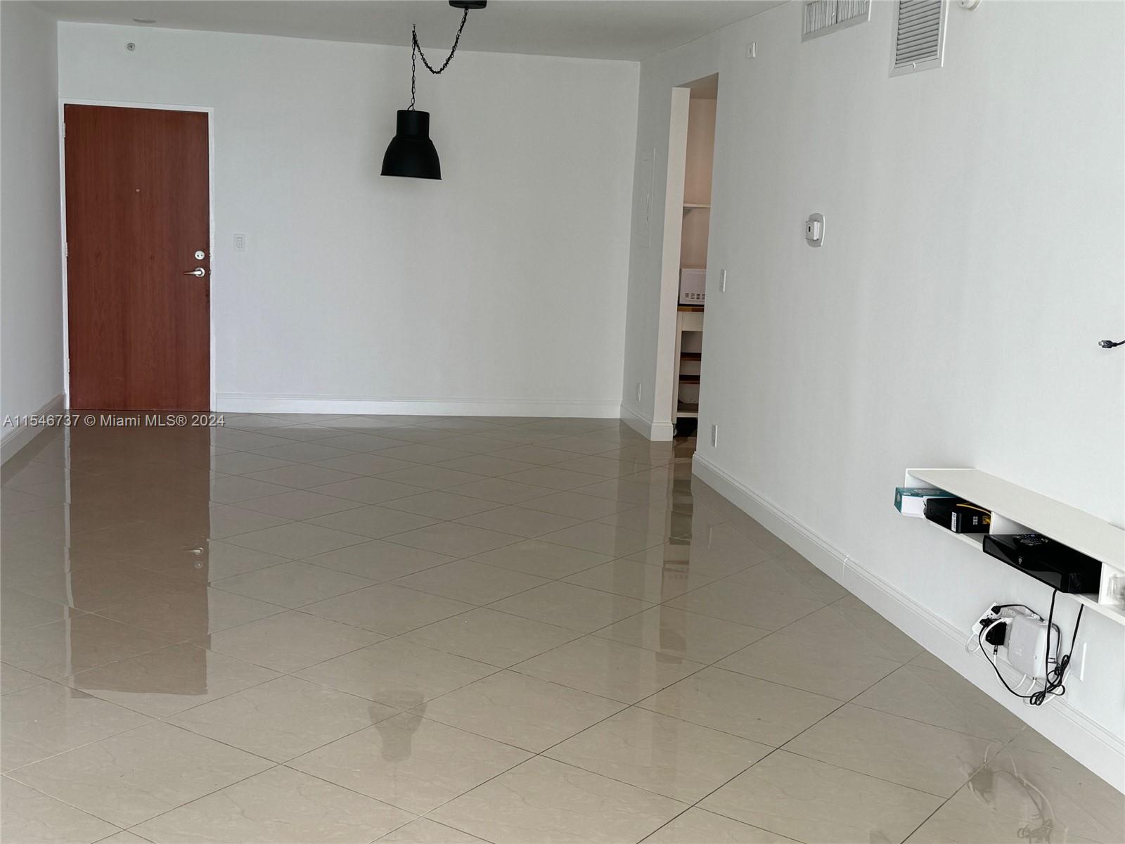 3901 S Ocean Dr 15M, Hollywood, Florida 33019, 1 Bedroom Bedrooms, ,1 BathroomBathrooms,Residential,For Sale,3901 S Ocean Dr 15M,A11546737