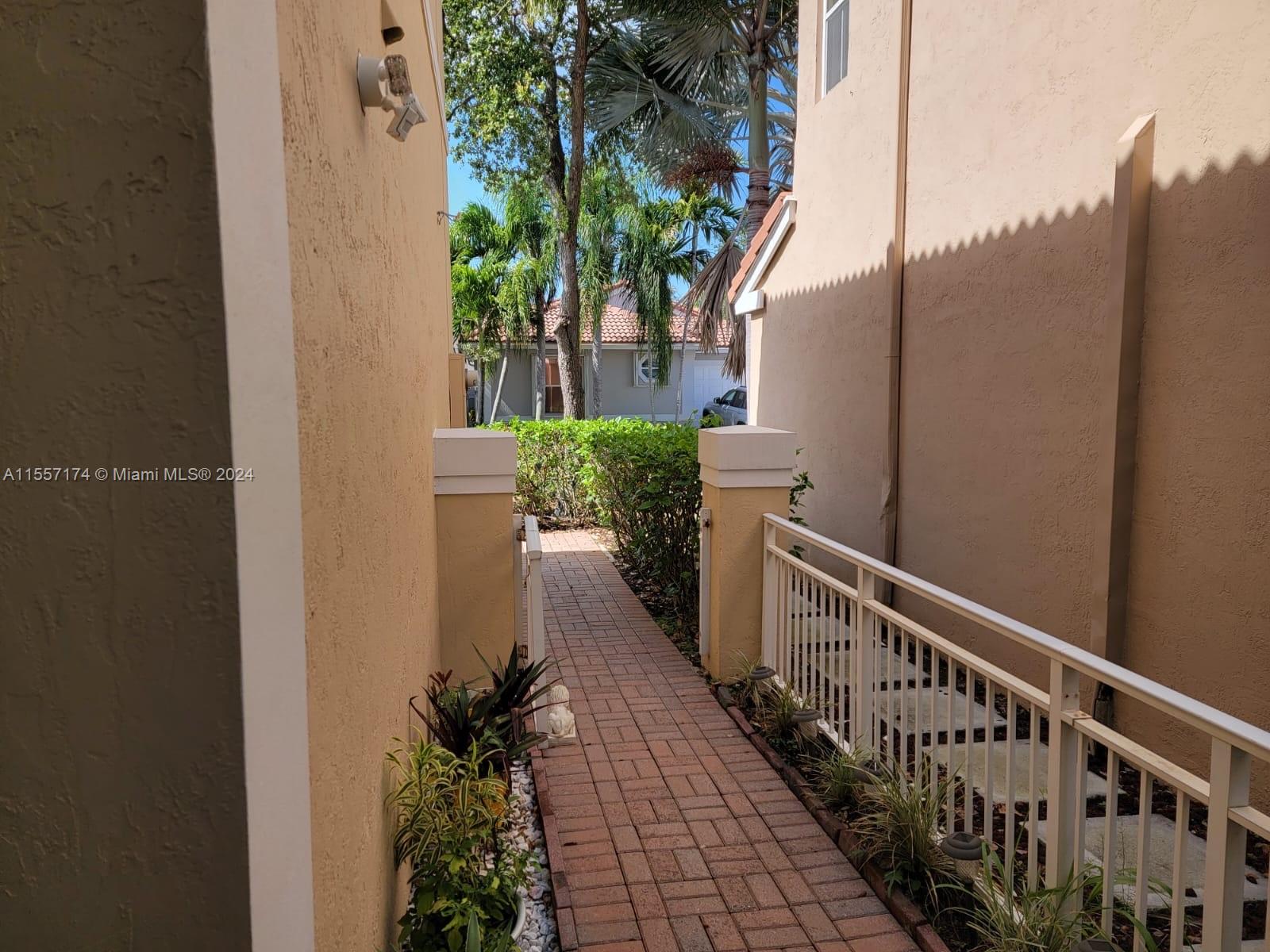 1135 Lidflower St, Hollywood, Florida 33019, 3 Bedrooms Bedrooms, ,2 BathroomsBathrooms,Residential,For Sale,1135 Lidflower St,A11557174