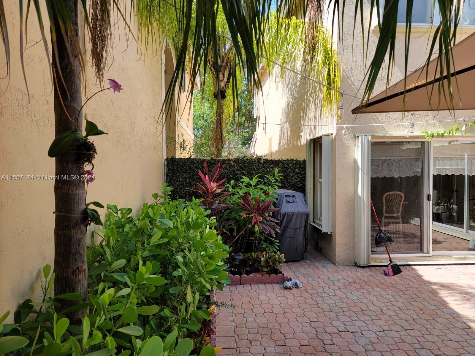 1135 Lidflower St, Hollywood, Florida 33019, 3 Bedrooms Bedrooms, ,2 BathroomsBathrooms,Residential,For Sale,1135 Lidflower St,A11557174