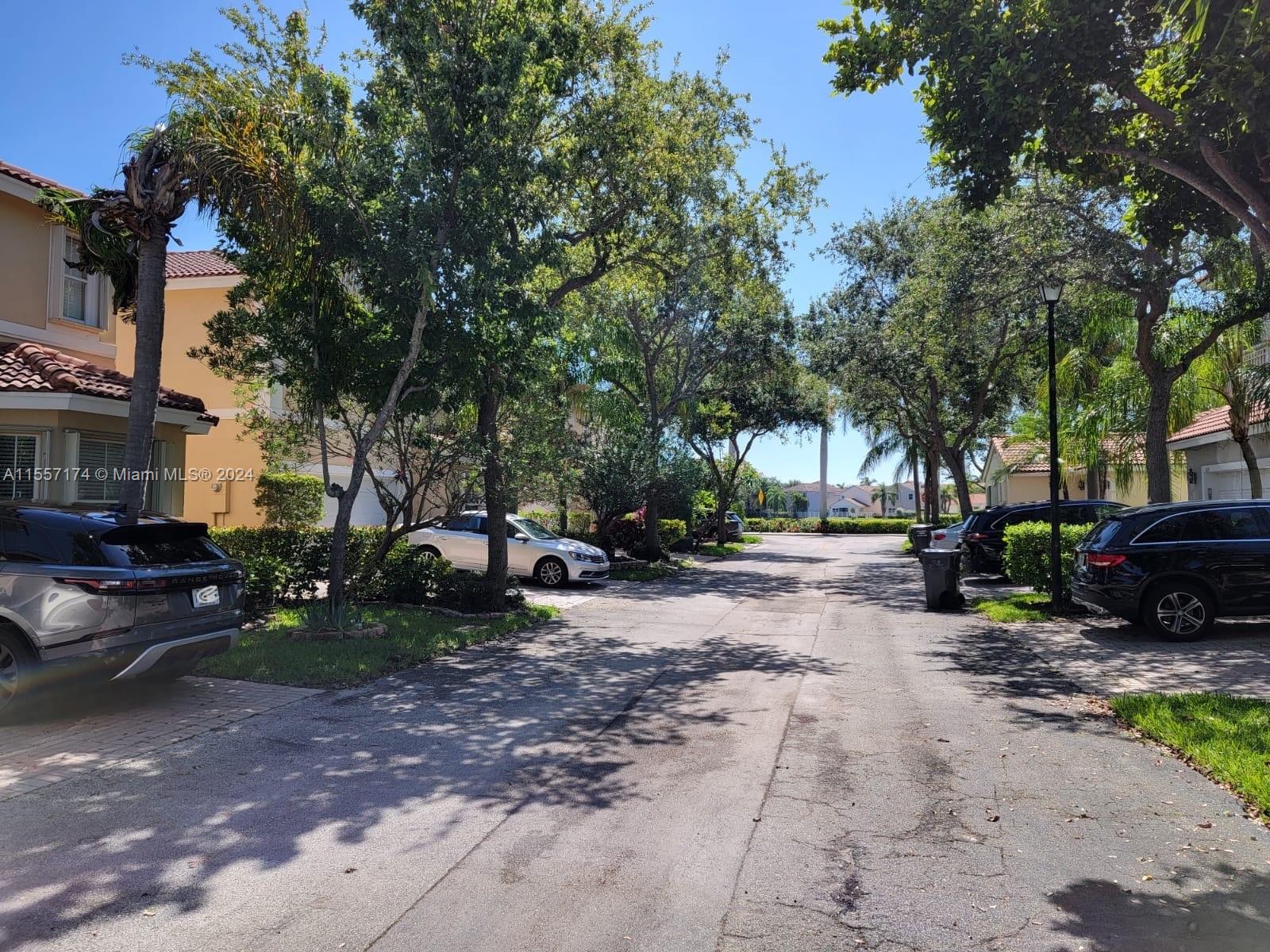 1135 Lidflower St, Hollywood, Florida 33019, 3 Bedrooms Bedrooms, ,2 BathroomsBathrooms,Residential,For Sale,1135 Lidflower St,A11557174