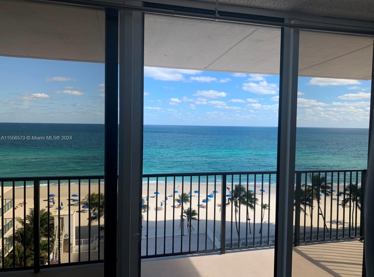 Hollywood, Florida 33019, 2 Bedrooms Bedrooms, ,2 BathroomsBathrooms,Residential,For Sale,A11556573