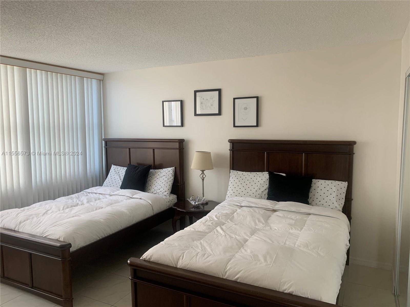 Hollywood, Florida 33019, 2 Bedrooms Bedrooms, ,2 BathroomsBathrooms,Residential,For Sale,A11556573