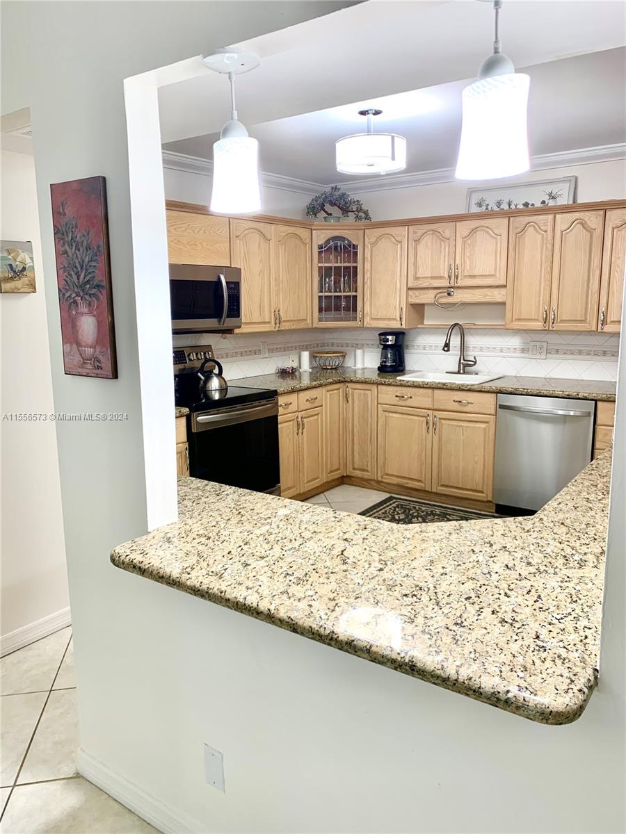 Hollywood, Florida 33019, 2 Bedrooms Bedrooms, ,2 BathroomsBathrooms,Residential,For Sale,A11556573