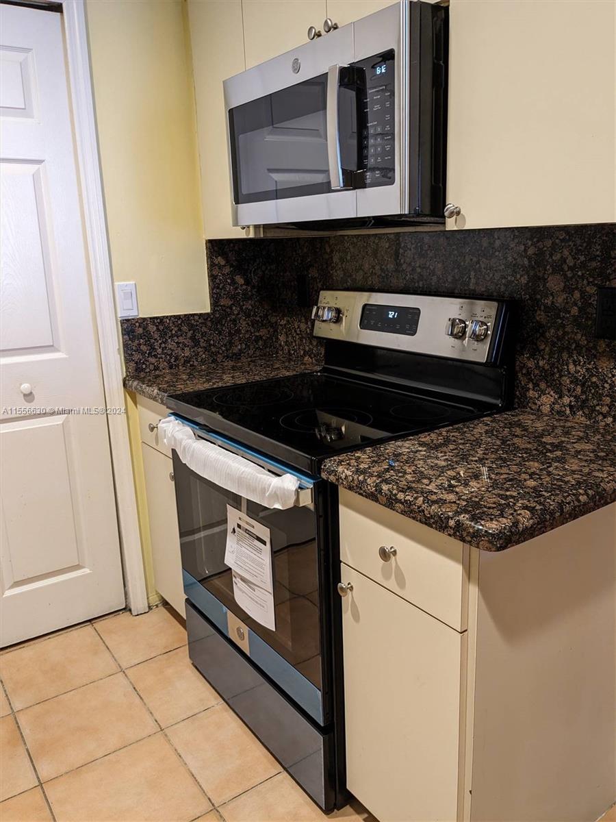 6560 NW 114th Ave 522, Doral, Florida 33178, 2 Bedrooms Bedrooms, 4 Rooms Rooms,2 BathroomsBathrooms,Residential,For Sale,6560 NW 114th Ave 522,A11556630