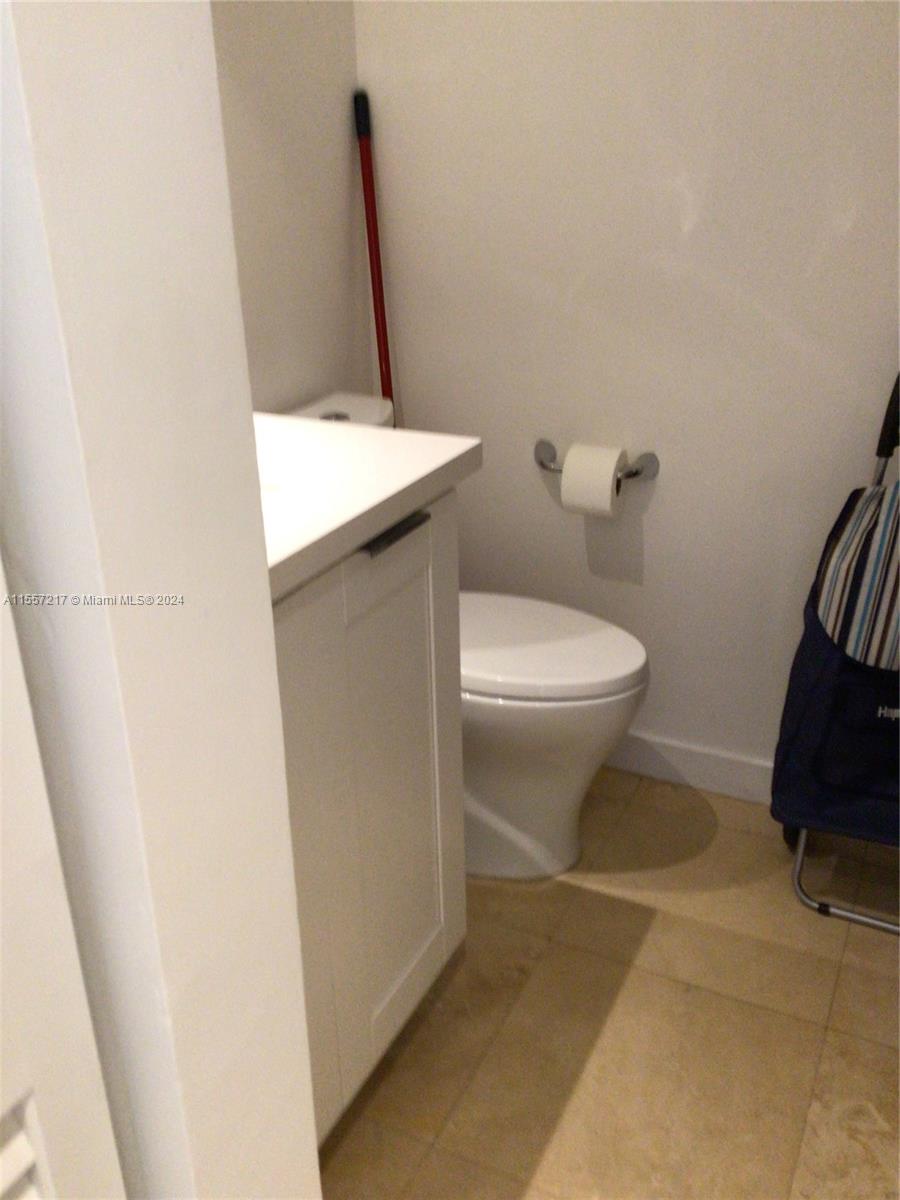 3301 N Country Club Dr 410, Aventura, Florida 33180, 1 Bedroom Bedrooms, ,1 BathroomBathrooms,Residential,For Sale,3301 N Country Club Dr 410,A11557217