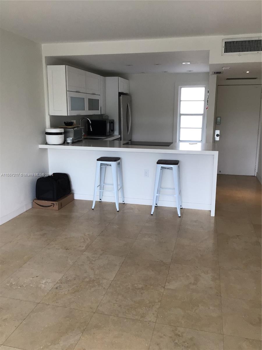 3301 N Country Club Dr 410, Aventura, Florida 33180, 1 Bedroom Bedrooms, ,1 BathroomBathrooms,Residential,For Sale,3301 N Country Club Dr 410,A11557217