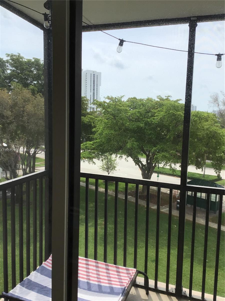 3301 N Country Club Dr 410, Aventura, Florida 33180, 1 Bedroom Bedrooms, ,1 BathroomBathrooms,Residential,For Sale,3301 N Country Club Dr 410,A11557217