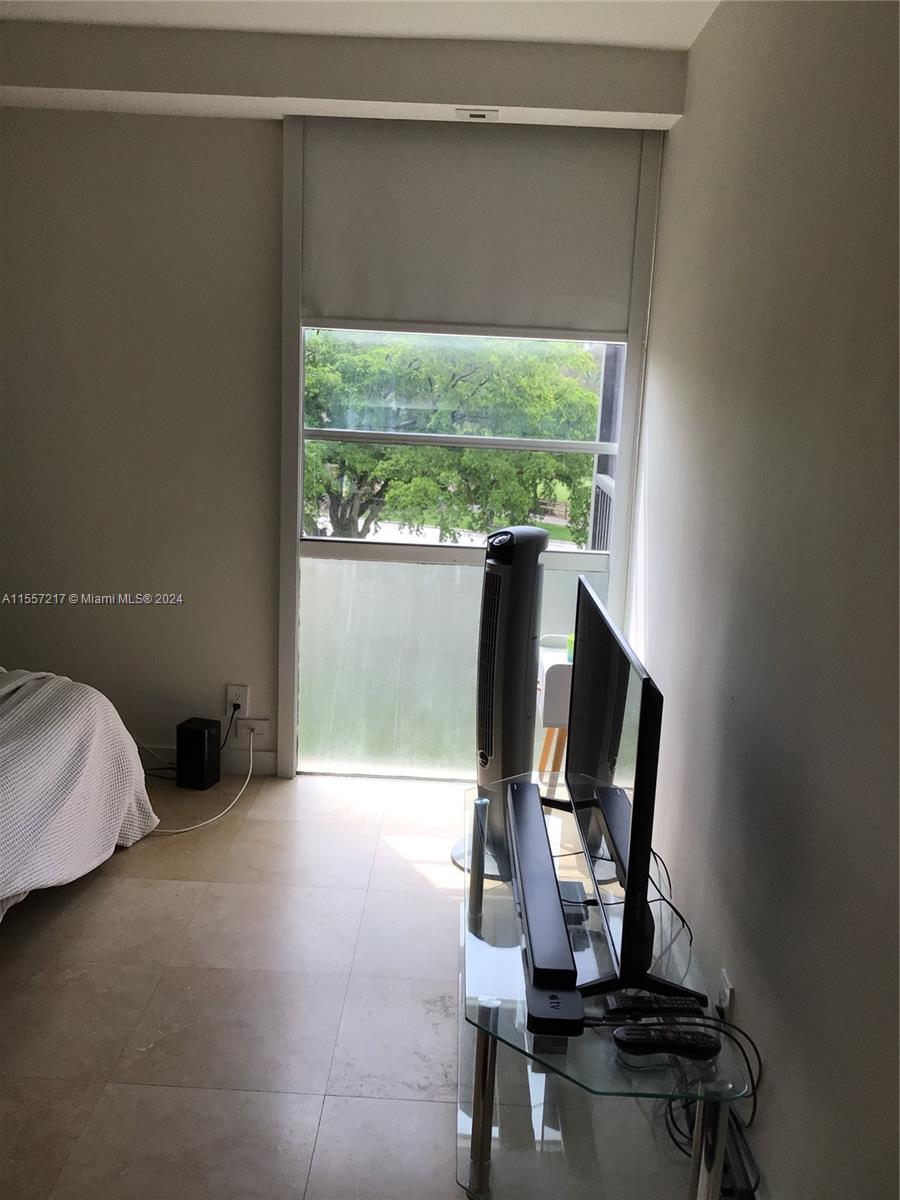 3301 N Country Club Dr 410, Aventura, Florida 33180, 1 Bedroom Bedrooms, ,1 BathroomBathrooms,Residential,For Sale,3301 N Country Club Dr 410,A11557217