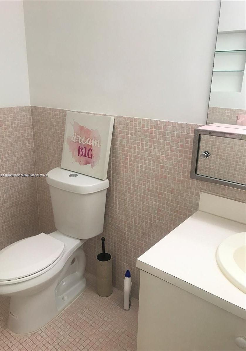 1747 Rodman St 308, Hollywood, Florida 33020, 1 Bedroom Bedrooms, ,1 BathroomBathrooms,Residential,For Sale,1747 Rodman St 308,A11552813