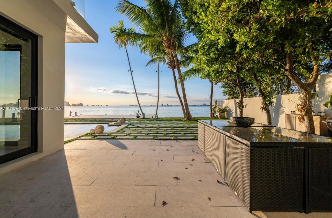 5328 N Bay Rd N, Miami Beach, Florida 33140, 6 Bedrooms Bedrooms, ,7 BathroomsBathrooms,Residentiallease,For Rent,5328 N Bay Rd N,A11553748
