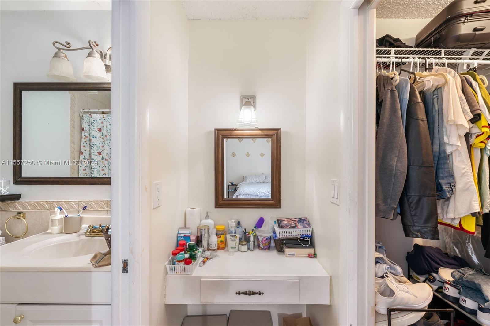 3320 Simms St 11F, Hollywood, Florida 33021, 3 Bedrooms Bedrooms, ,2 BathroomsBathrooms,Residential,For Sale,3320 Simms St 11F,A11557250