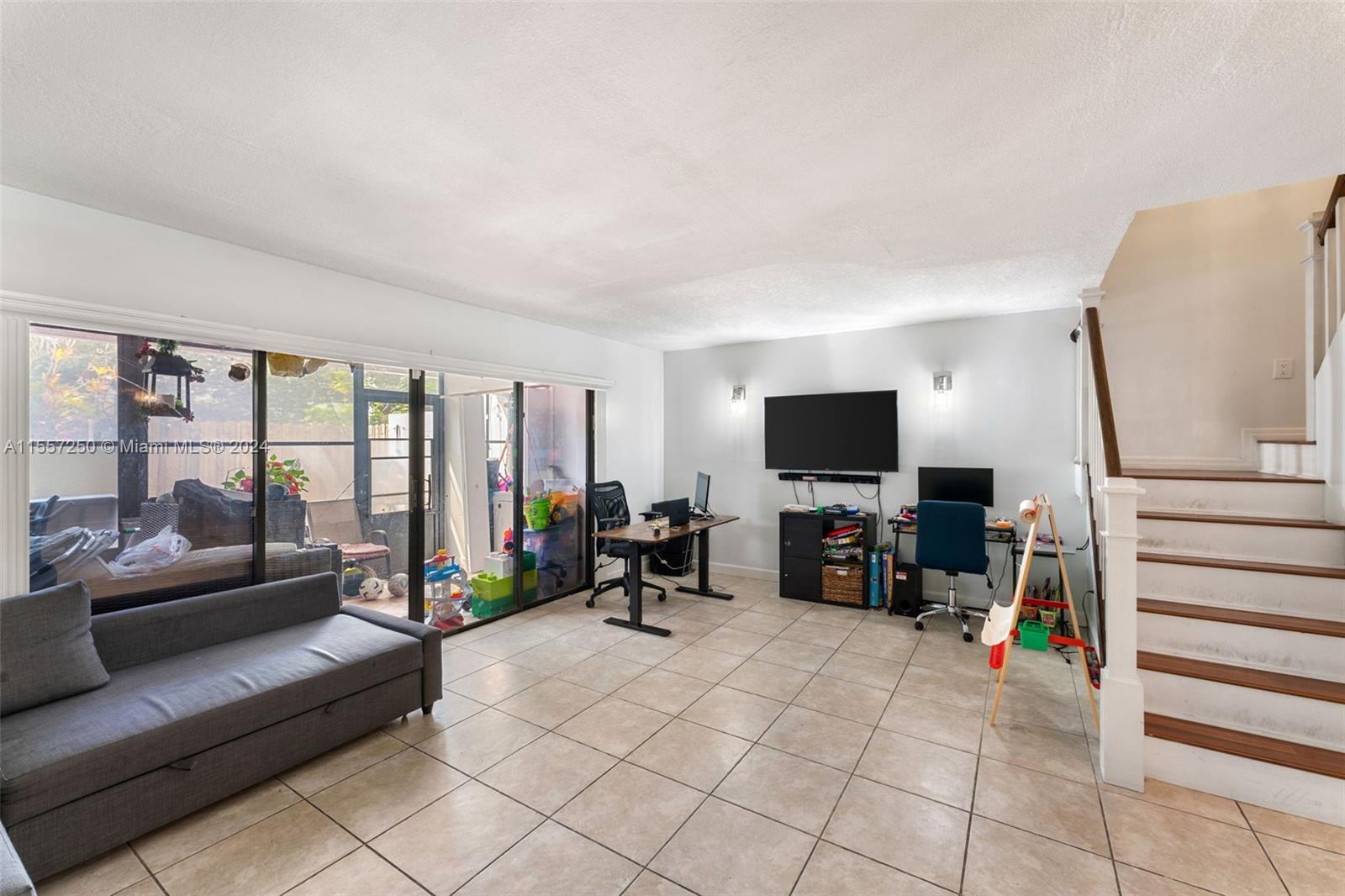 3320 Simms St 11F, Hollywood, Florida 33021, 3 Bedrooms Bedrooms, ,2 BathroomsBathrooms,Residential,For Sale,3320 Simms St 11F,A11557250