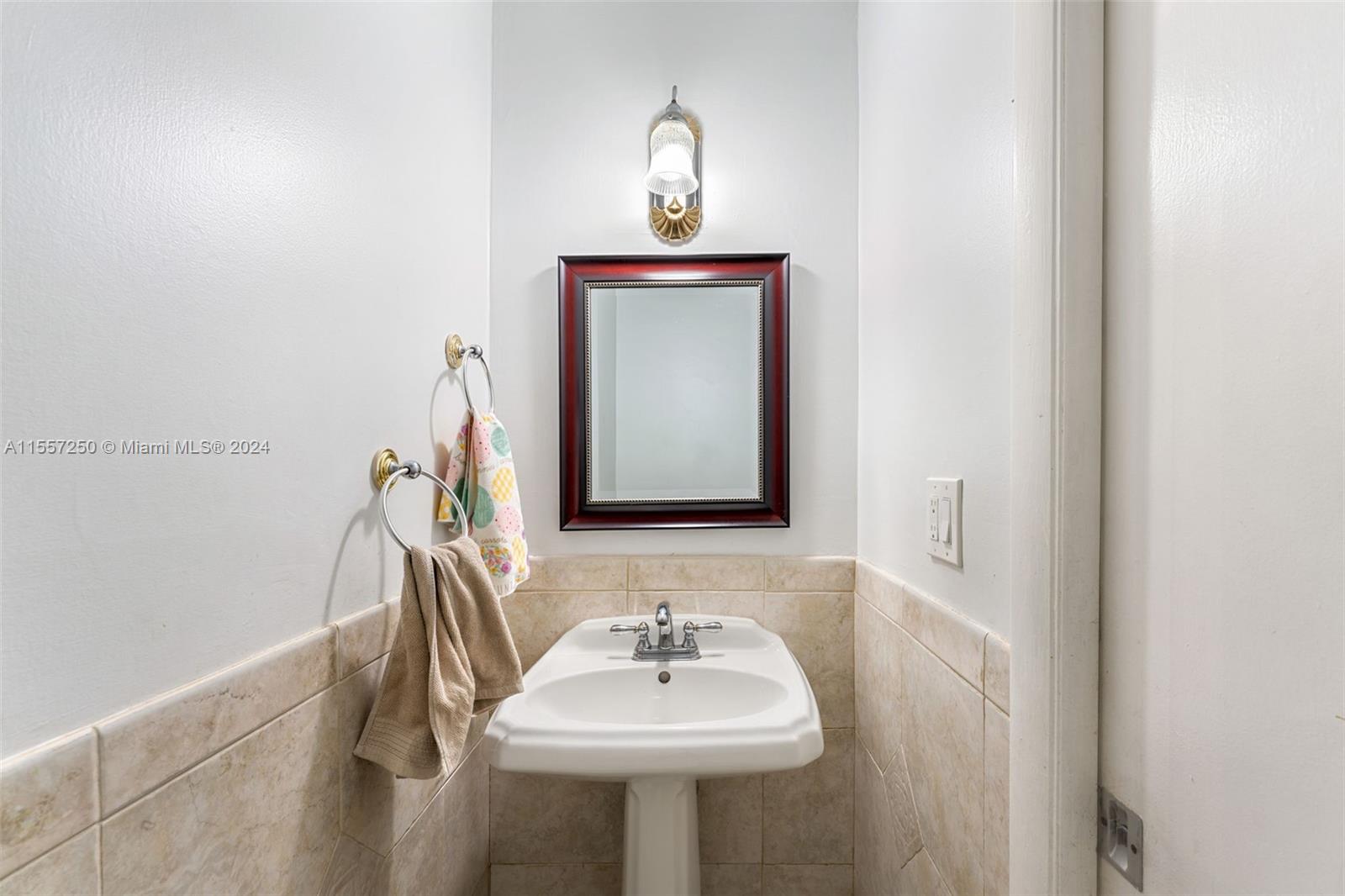 3320 Simms St 11F, Hollywood, Florida 33021, 3 Bedrooms Bedrooms, ,2 BathroomsBathrooms,Residential,For Sale,3320 Simms St 11F,A11557250