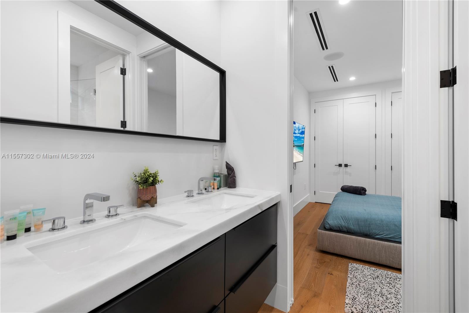 102 NE 50th St, Miami, Florida 33137, 6 Bedrooms Bedrooms, ,4 BathroomsBathrooms,Residential,For Sale,102 NE 50th St,A11557302