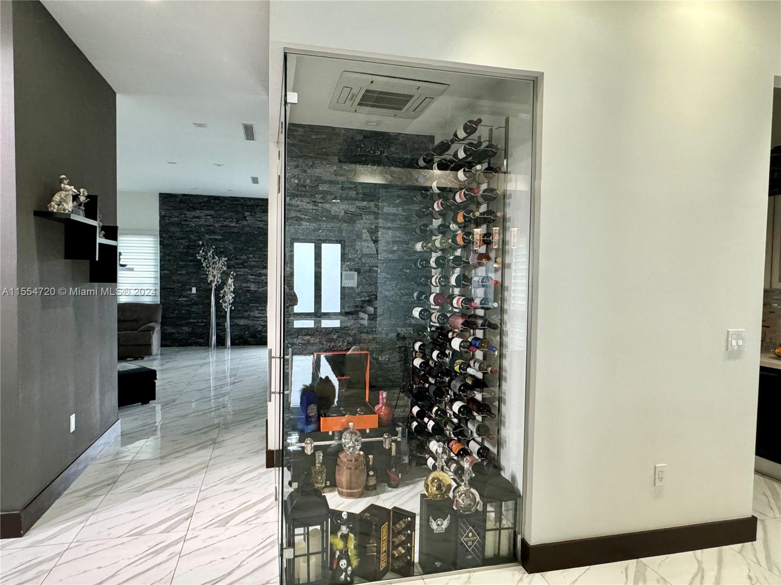 8272 NW 33rd Ter, Doral, Florida 33122, 5 Bedrooms Bedrooms, ,6 BathroomsBathrooms,Residential,For Sale,8272 NW 33rd Ter,A11554720