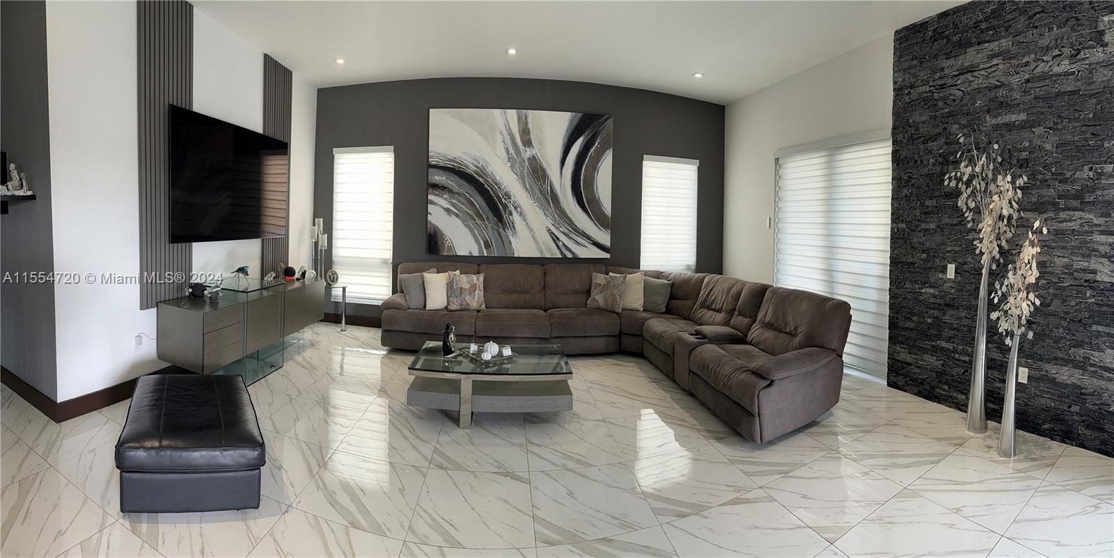 8272 NW 33rd Ter, Doral, Florida 33122, 5 Bedrooms Bedrooms, ,6 BathroomsBathrooms,Residential,For Sale,8272 NW 33rd Ter,A11554720