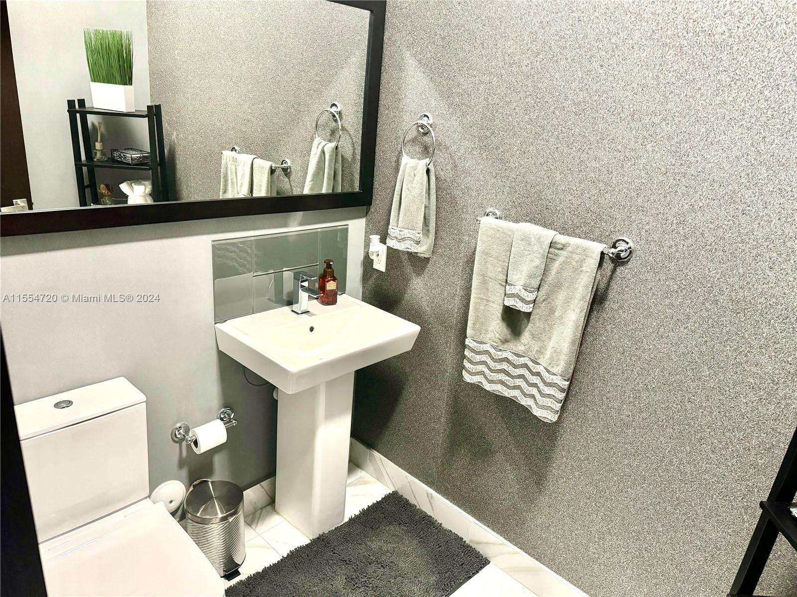 8272 NW 33rd Ter, Doral, Florida 33122, 5 Bedrooms Bedrooms, ,6 BathroomsBathrooms,Residential,For Sale,8272 NW 33rd Ter,A11554720