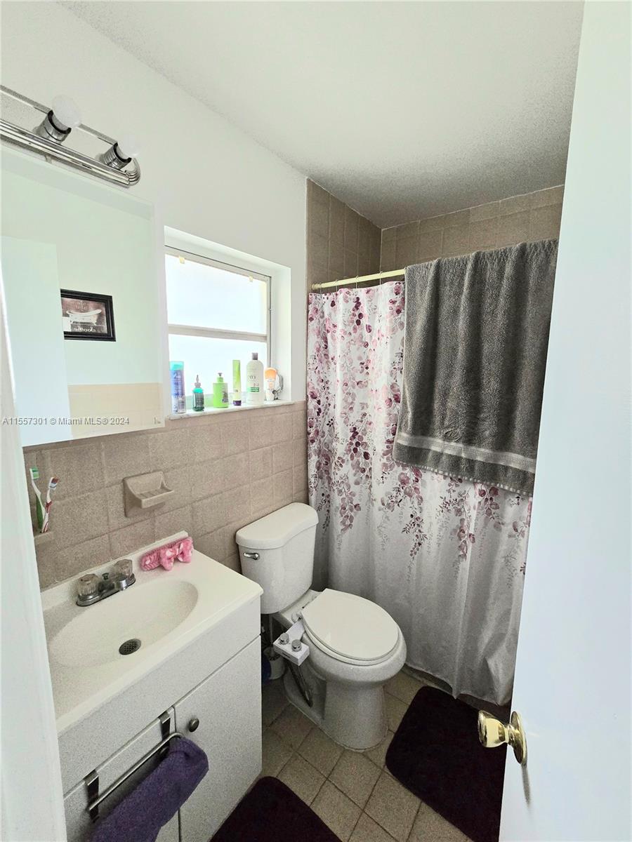 1939 SW 5th St 4, Miami, Florida 33135, 3 Bedrooms Bedrooms, ,2 BathroomsBathrooms,Residential,For Sale,1939 SW 5th St 4,A11557301