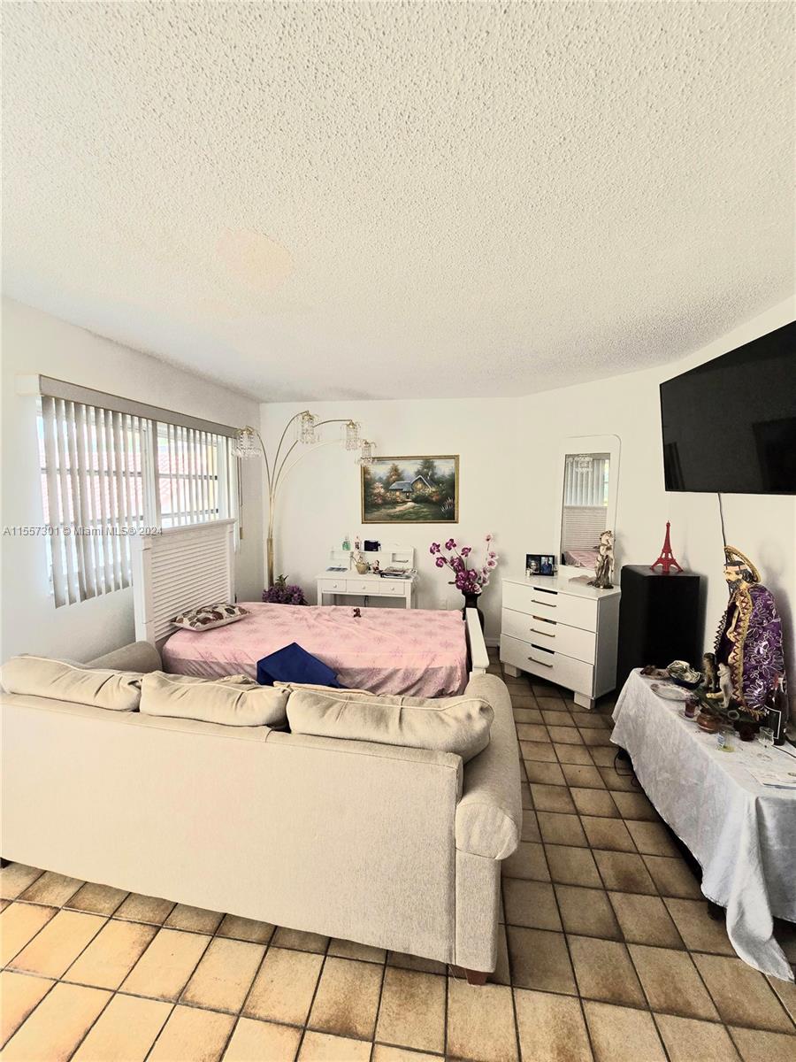 1939 SW 5th St 4, Miami, Florida 33135, 3 Bedrooms Bedrooms, ,2 BathroomsBathrooms,Residential,For Sale,1939 SW 5th St 4,A11557301