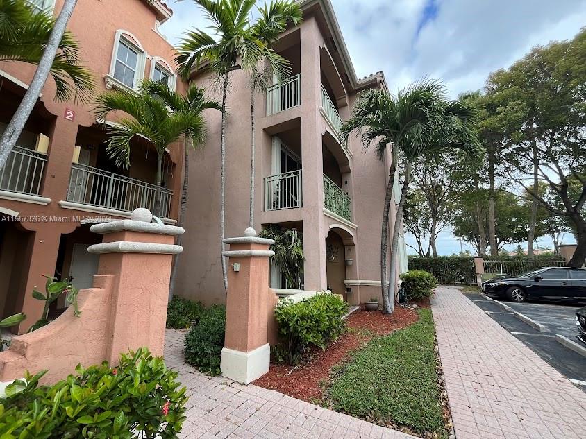 6700 NW 114th Ave 904, Doral, Florida 33178, 3 Bedrooms Bedrooms, ,2 BathroomsBathrooms,Residential,For Sale,6700 NW 114th Ave 904,A11557326