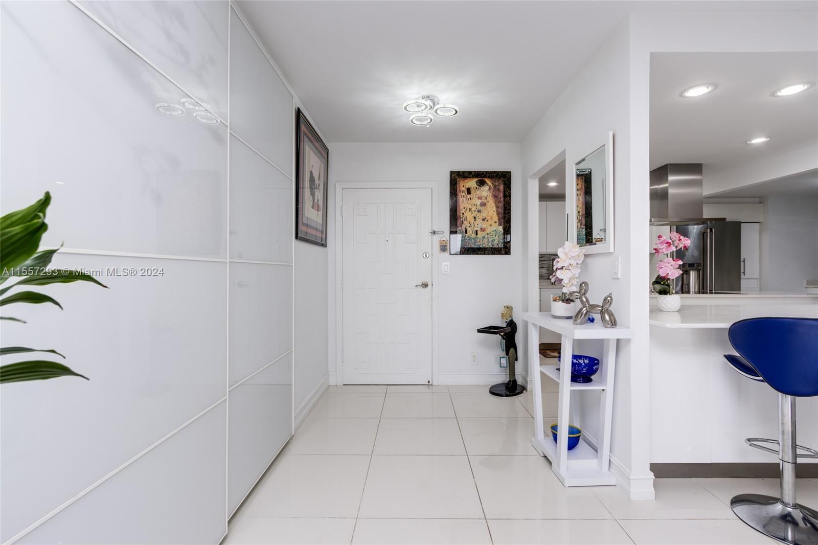 2500 Parkview Dr 701, Hallandale Beach, Florida 33009, 2 Bedrooms Bedrooms, ,2 BathroomsBathrooms,Residential,For Sale,2500 Parkview Dr 701,A11557293