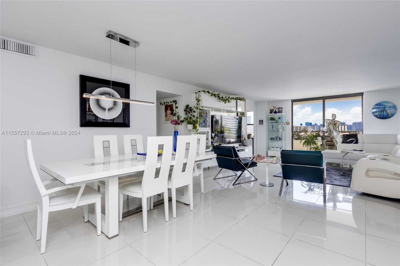 2500 Parkview Dr 701, Hallandale Beach, Florida 33009, 2 Bedrooms Bedrooms, ,2 BathroomsBathrooms,Residential,For Sale,2500 Parkview Dr 701,A11557293