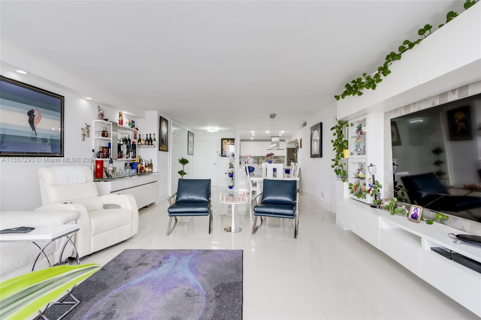 2500 Parkview Dr 701, Hallandale Beach, Florida 33009, 2 Bedrooms Bedrooms, ,2 BathroomsBathrooms,Residential,For Sale,2500 Parkview Dr 701,A11557293