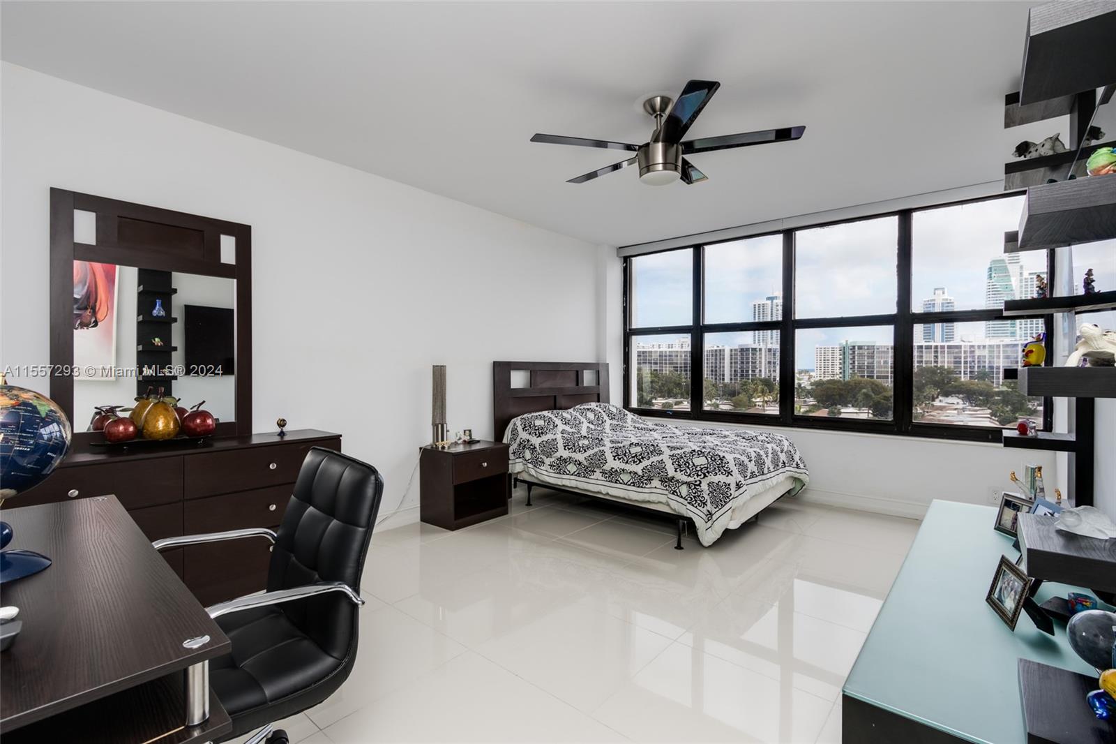2500 Parkview Dr 701, Hallandale Beach, Florida 33009, 2 Bedrooms Bedrooms, ,2 BathroomsBathrooms,Residential,For Sale,2500 Parkview Dr 701,A11557293