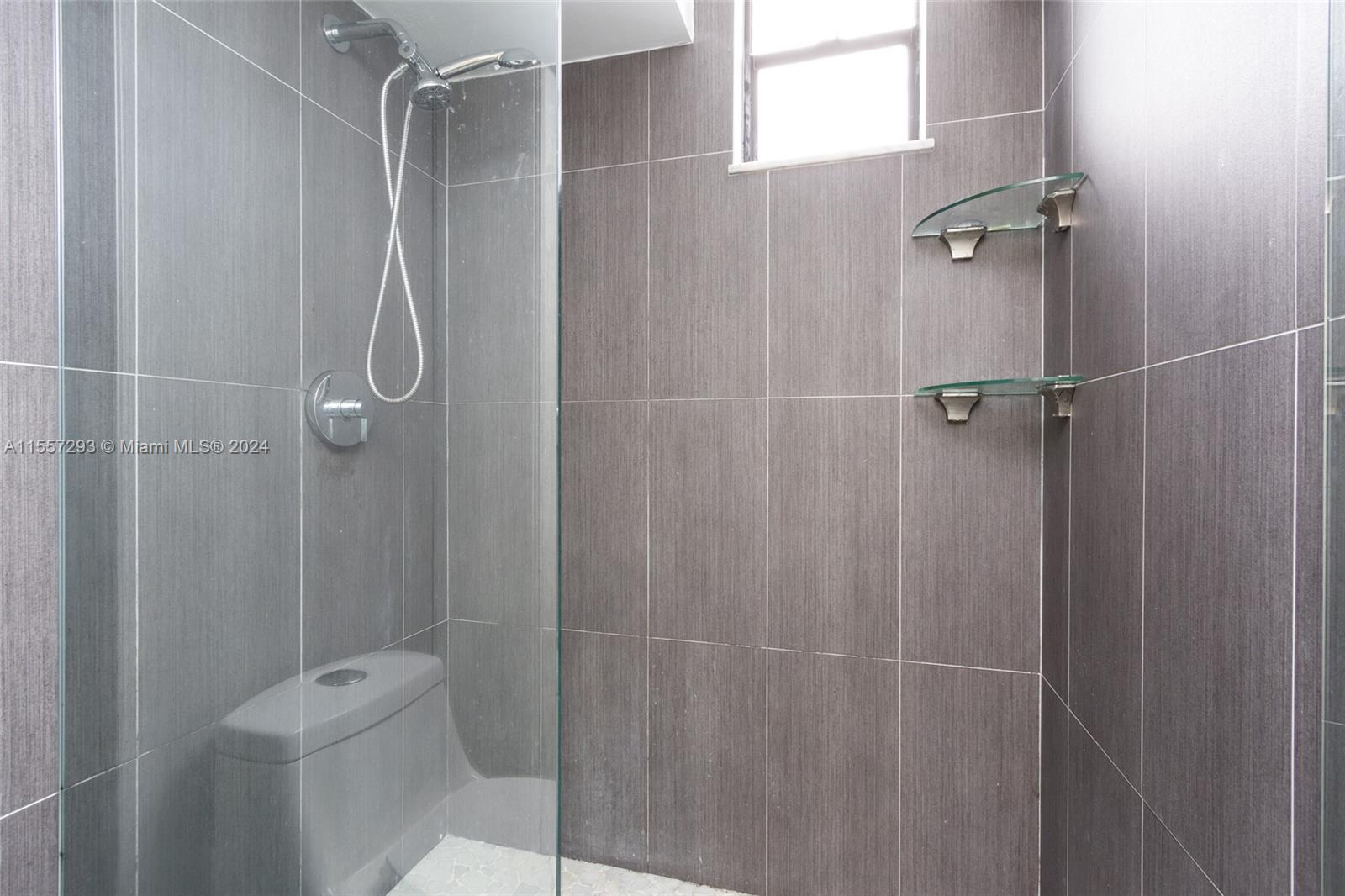 2500 Parkview Dr 701, Hallandale Beach, Florida 33009, 2 Bedrooms Bedrooms, ,2 BathroomsBathrooms,Residential,For Sale,2500 Parkview Dr 701,A11557293