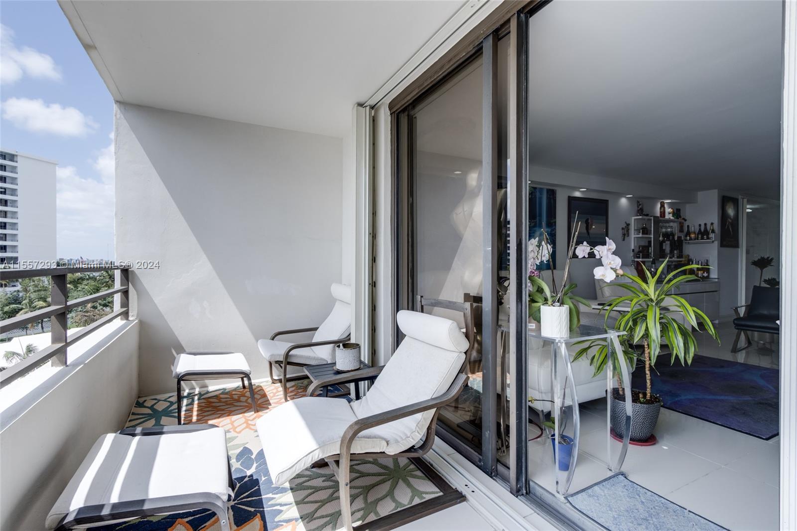 2500 Parkview Dr 701, Hallandale Beach, Florida 33009, 2 Bedrooms Bedrooms, ,2 BathroomsBathrooms,Residential,For Sale,2500 Parkview Dr 701,A11557293