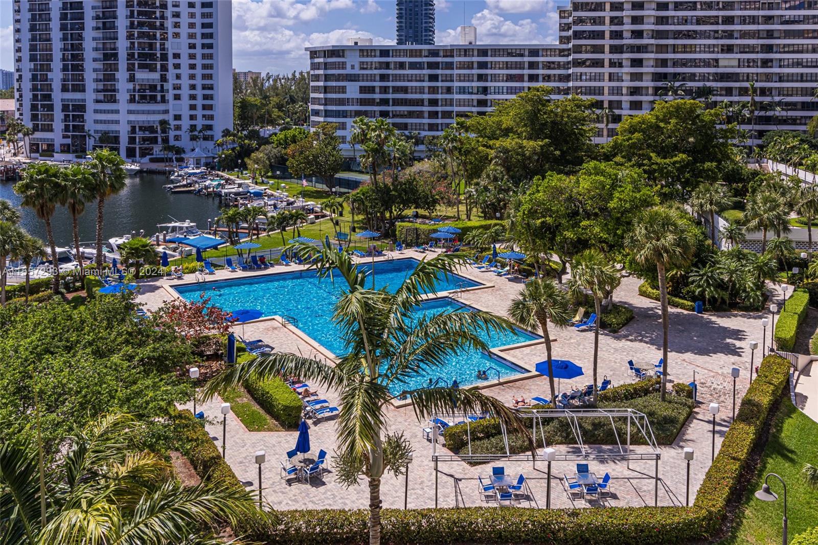 2500 Parkview Dr 701, Hallandale Beach, Florida 33009, 2 Bedrooms Bedrooms, ,2 BathroomsBathrooms,Residential,For Sale,2500 Parkview Dr 701,A11557293