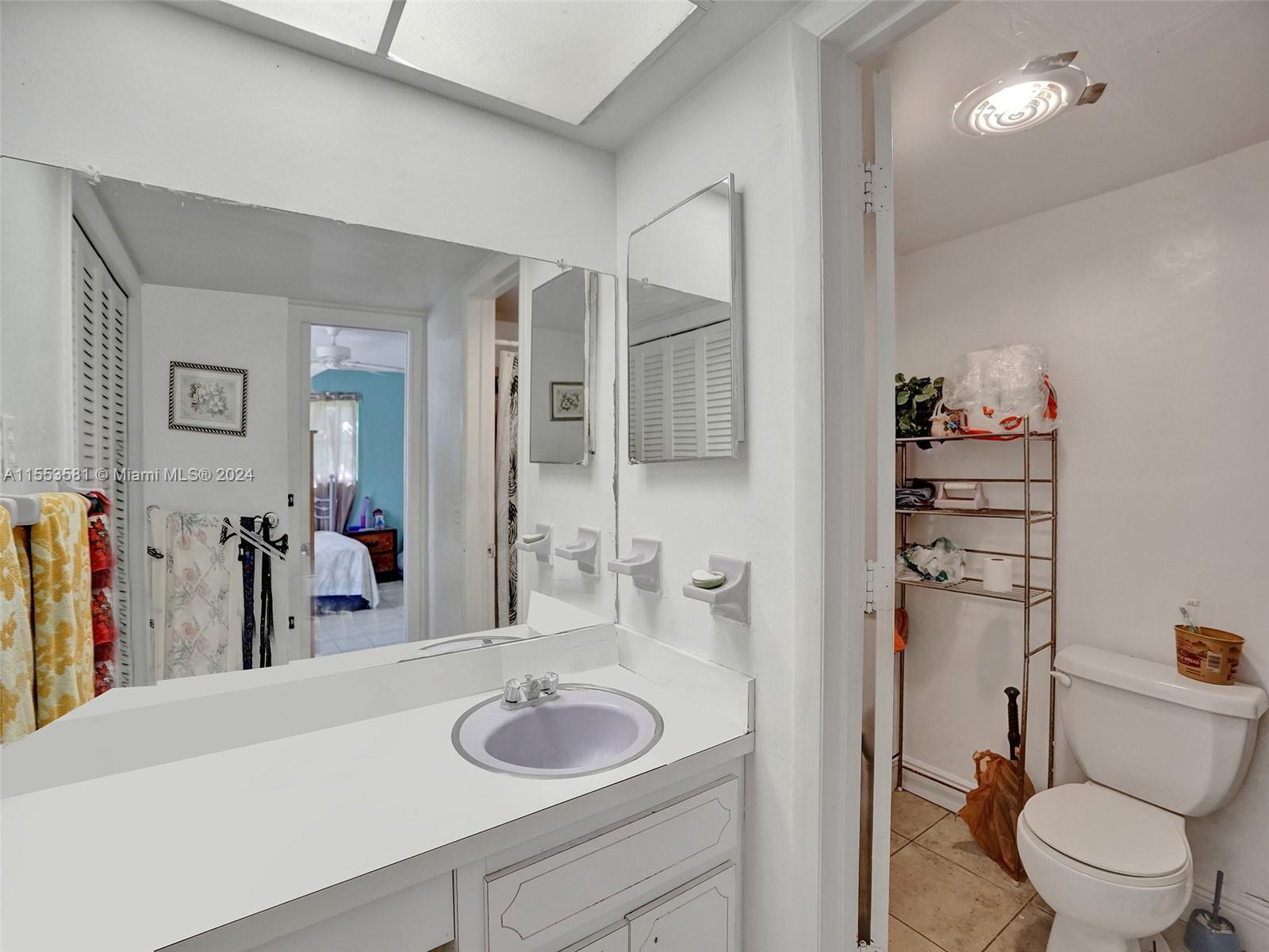 4233 NW 38th Ave, Lauderdale Lakes, Florida 33309, 5 Bedrooms Bedrooms, 1 Room Rooms,3 BathroomsBathrooms,Residential,For Sale,4233 NW 38th Ave,A11553581
