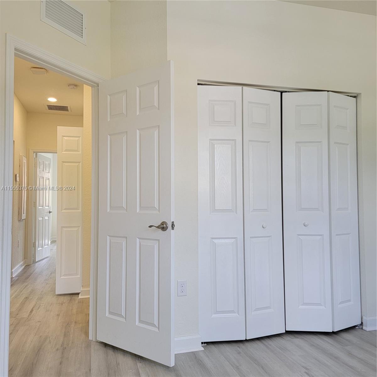 101 SE 33rd Ter 101, Homestead, Florida 33033, 3 Bedrooms Bedrooms, ,2 BathroomsBathrooms,Residential,For Sale,101 SE 33rd Ter 101,A11555375