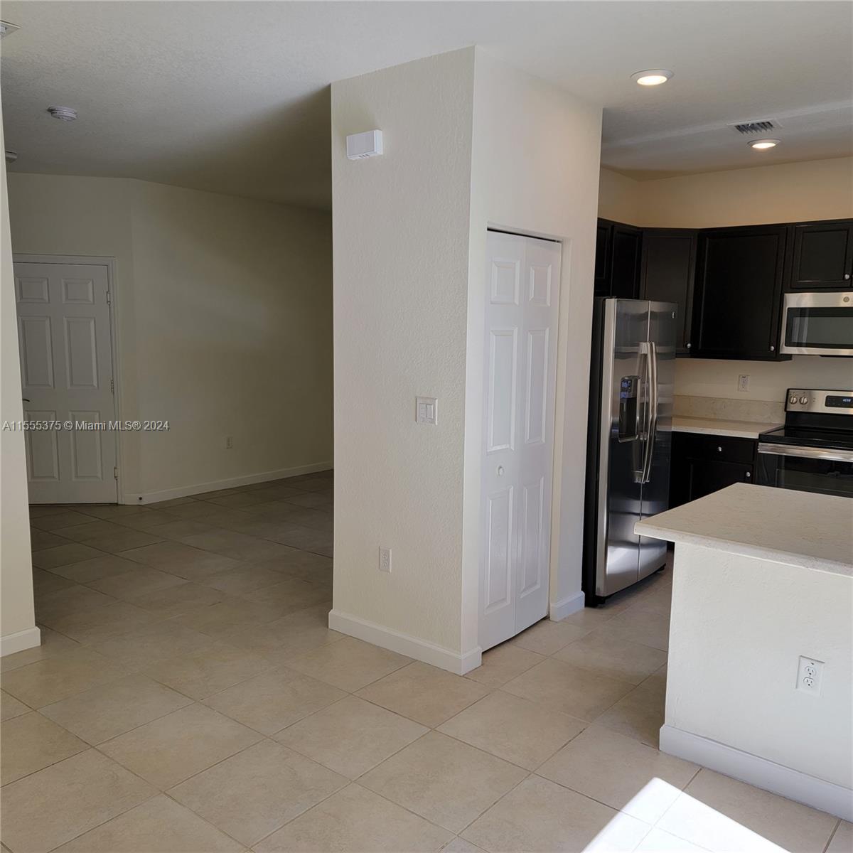 101 SE 33rd Ter 101, Homestead, Florida 33033, 3 Bedrooms Bedrooms, ,2 BathroomsBathrooms,Residential,For Sale,101 SE 33rd Ter 101,A11555375