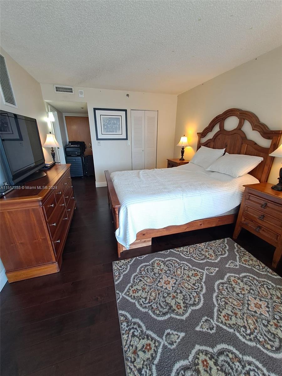 7601 E Treasure Dr 1024, North Bay Village, Florida 33141, 2 Bedrooms Bedrooms, ,2 BathroomsBathrooms,Residential,For Sale,7601 E Treasure Dr 1024,A11557388