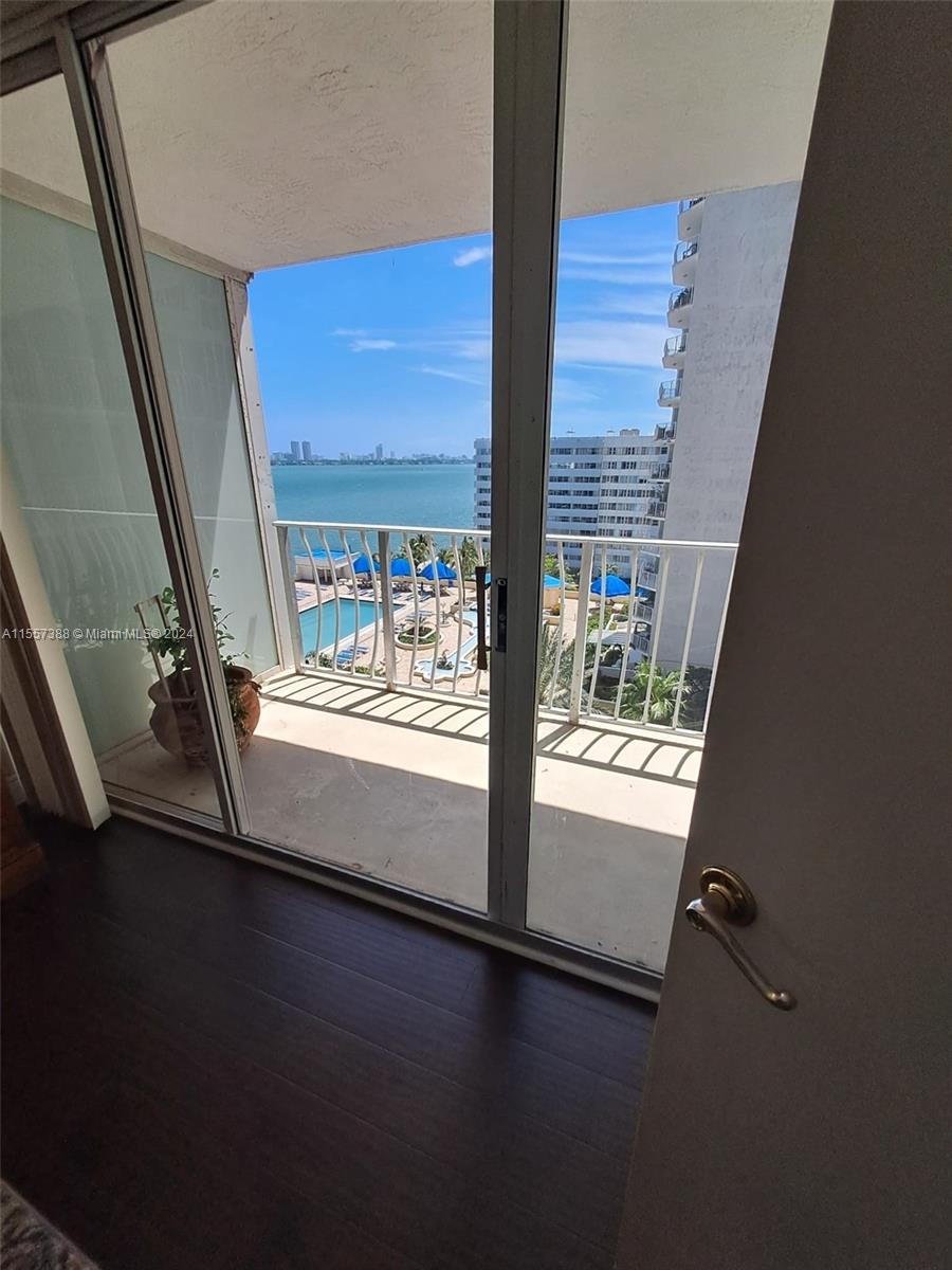 7601 E Treasure Dr 1024, North Bay Village, Florida 33141, 2 Bedrooms Bedrooms, ,2 BathroomsBathrooms,Residential,For Sale,7601 E Treasure Dr 1024,A11557388
