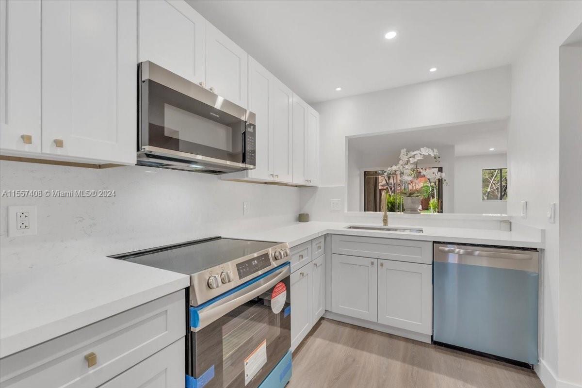 442 SE 11th Ter 442, Dania Beach, Florida 33004, 2 Bedrooms Bedrooms, ,1 BathroomBathrooms,Residential,For Sale,442 SE 11th Ter 442,A11557408