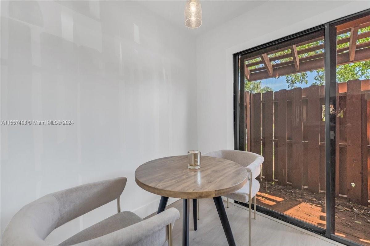 442 SE 11th Ter 442, Dania Beach, Florida 33004, 2 Bedrooms Bedrooms, ,1 BathroomBathrooms,Residential,For Sale,442 SE 11th Ter 442,A11557408