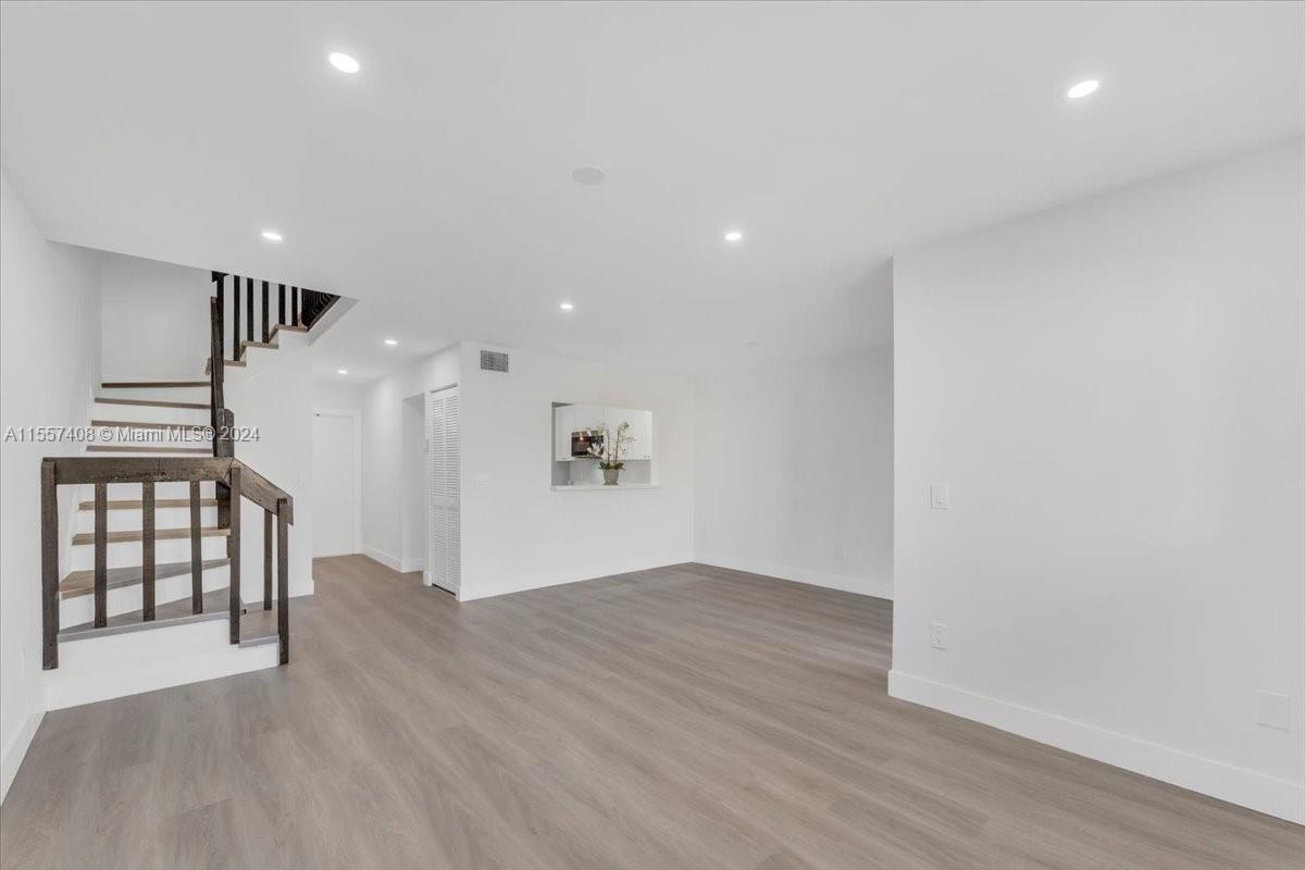 442 SE 11th Ter 442, Dania Beach, Florida 33004, 2 Bedrooms Bedrooms, ,1 BathroomBathrooms,Residential,For Sale,442 SE 11th Ter 442,A11557408