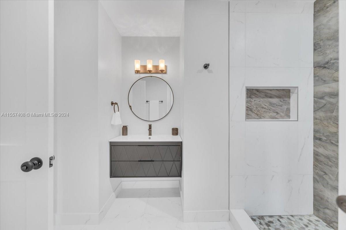 442 SE 11th Ter 442, Dania Beach, Florida 33004, 2 Bedrooms Bedrooms, ,1 BathroomBathrooms,Residential,For Sale,442 SE 11th Ter 442,A11557408