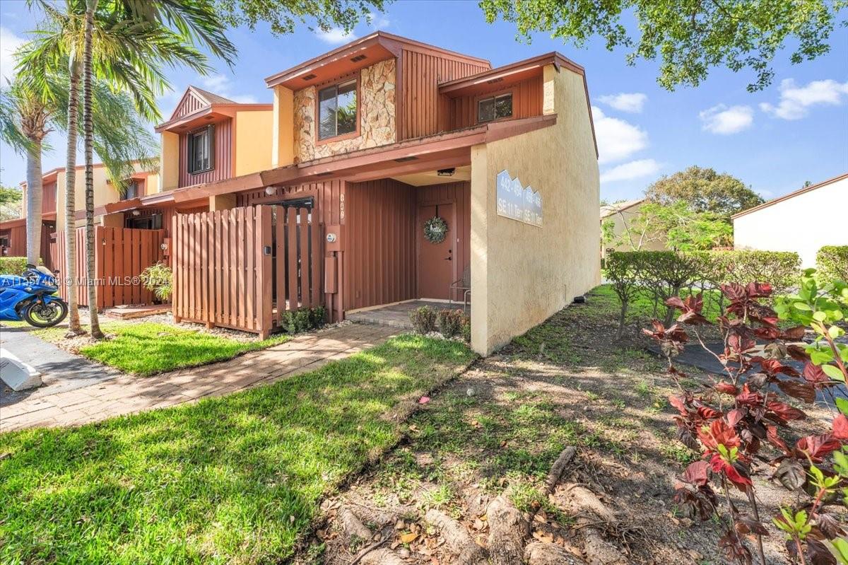 442 SE 11th Ter 442, Dania Beach, Florida 33004, 2 Bedrooms Bedrooms, ,1 BathroomBathrooms,Residential,For Sale,442 SE 11th Ter 442,A11557408