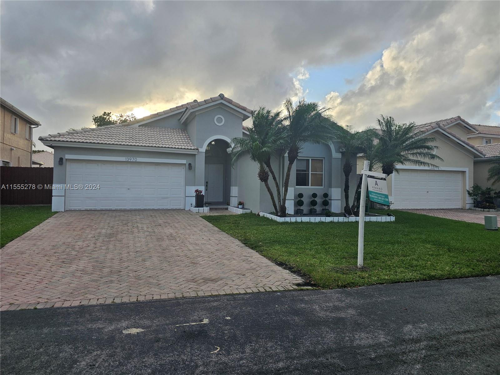 13970 SW 154th Pl  For Sale A11555278, FL