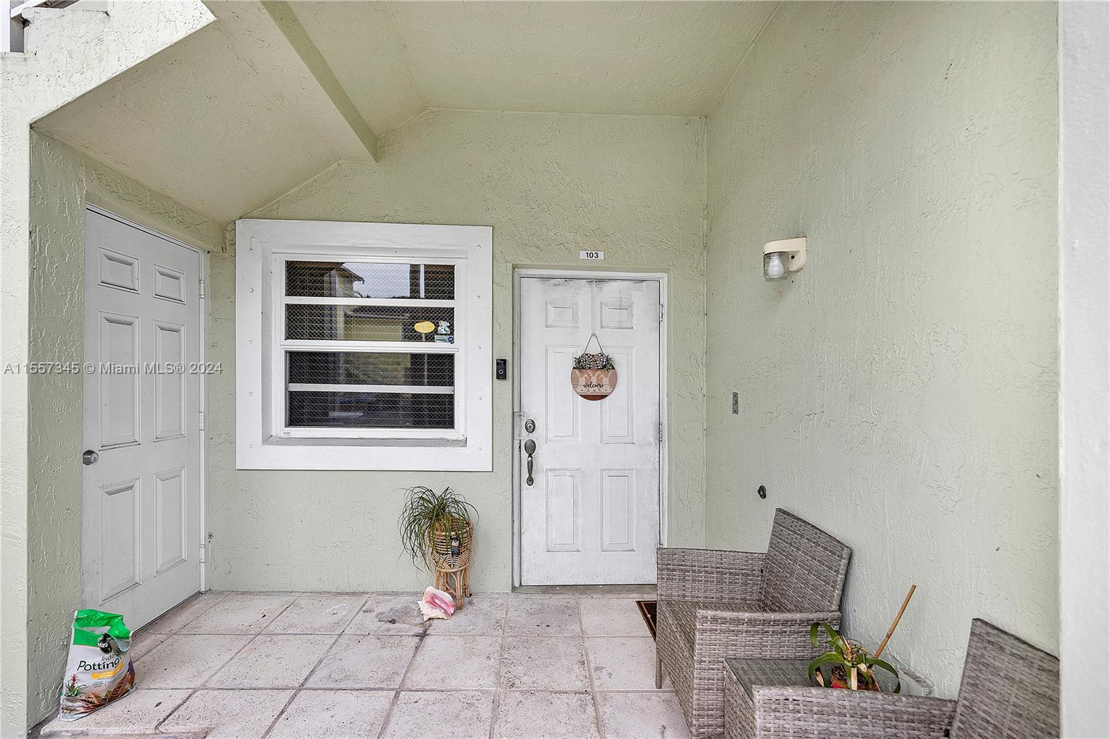 359 NE 27th Ter 103, Homestead, Florida 33033, 2 Bedrooms Bedrooms, ,2 BathroomsBathrooms,Residential,For Sale,359 NE 27th Ter 103,A11557345