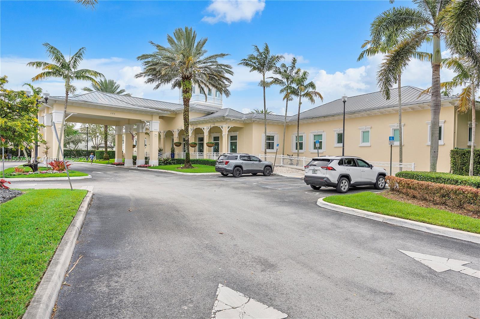 359 NE 27th Ter 103, Homestead, Florida 33033, 2 Bedrooms Bedrooms, ,2 BathroomsBathrooms,Residential,For Sale,359 NE 27th Ter 103,A11557345